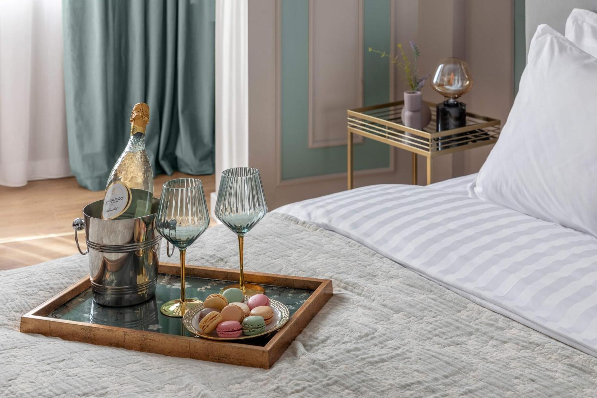 Holt - Sublime Minty Green 1Br On The Park Бухарест Экстерьер фото