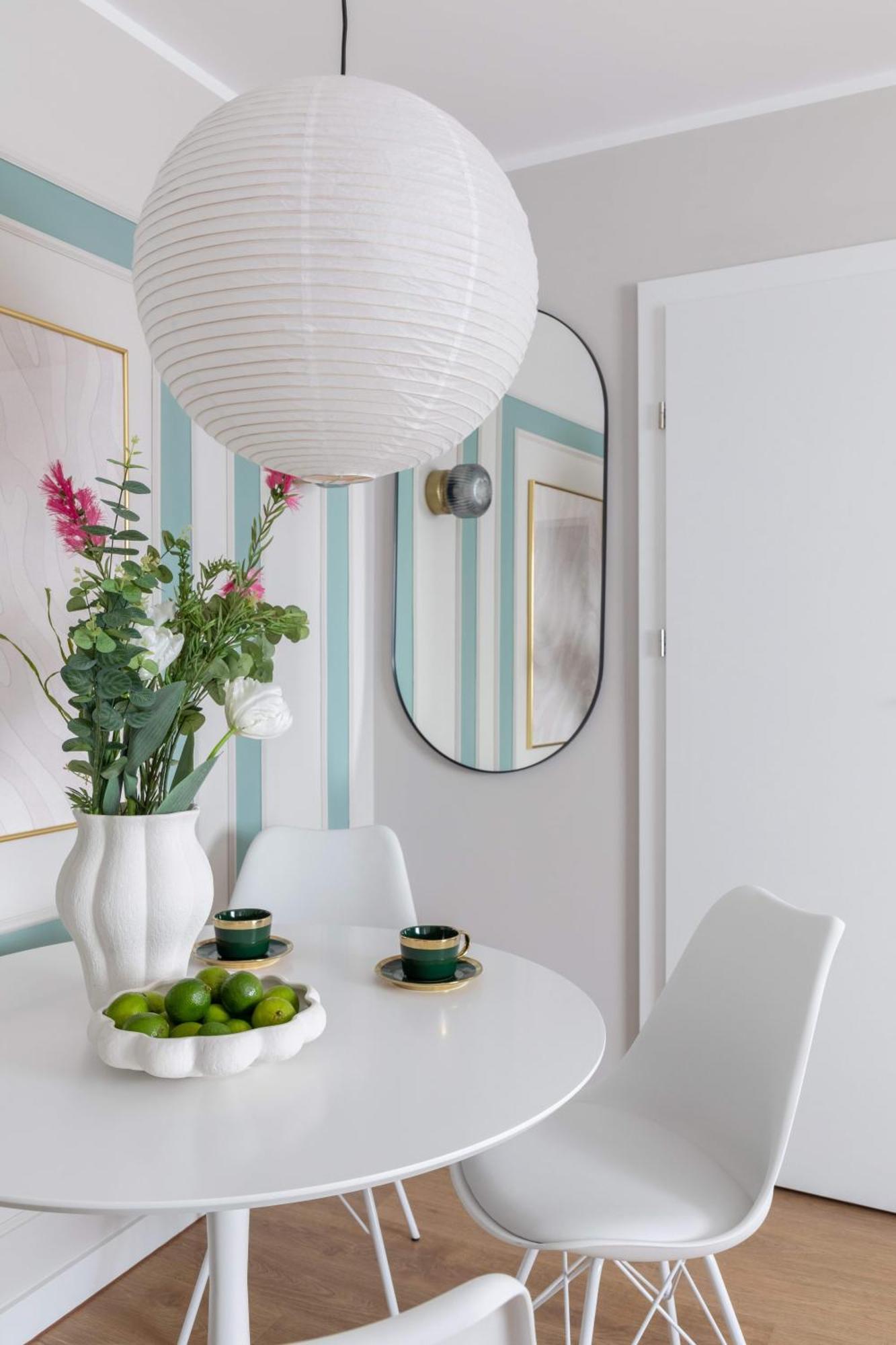 Holt - Sublime Minty Green 1Br On The Park Бухарест Экстерьер фото